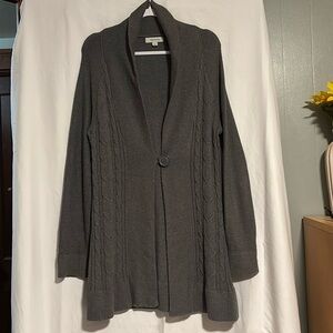 Gray cardigan with a button closure